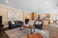938 KINGS AVENUE - thumbnail 17