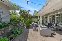 938 KINGS AVENUE - thumbnail 4