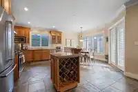 938 KINGS AVENUE - thumbnail 6