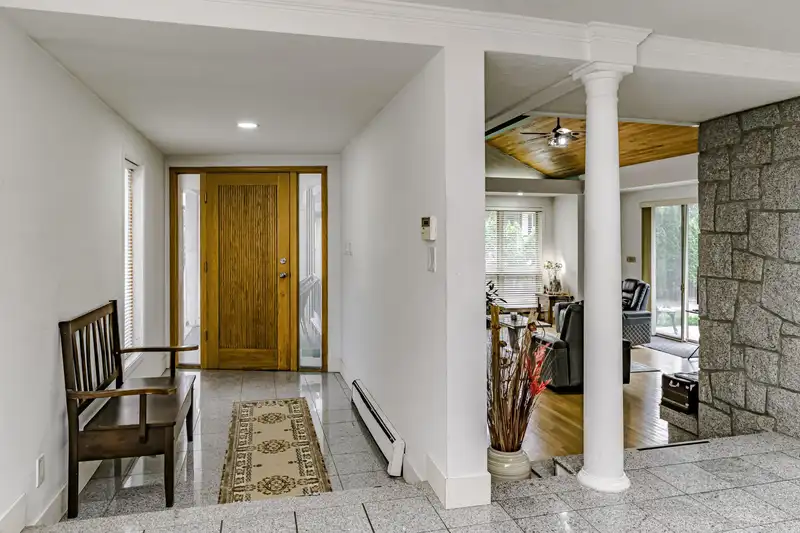 13439 56 AVENUE - photo 3 of 34