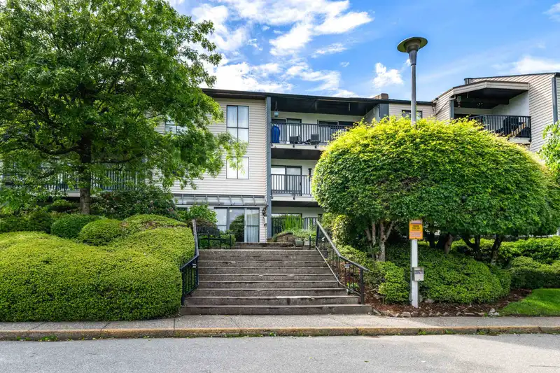 311 9952 149 STREET - photo 1 of 30