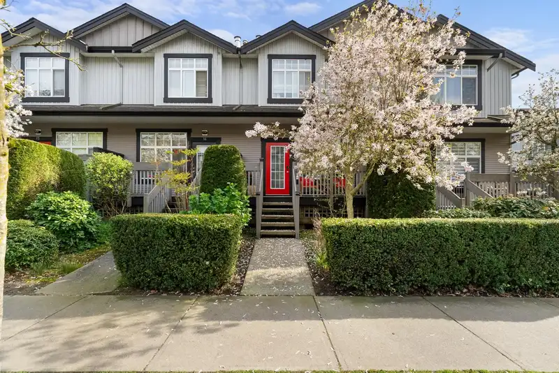 17 18828 69 AVENUE - photo 1 of 31