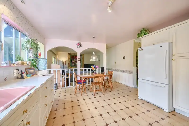 4228 CRAIGFLOWER DRIVE - photo 3 of 28