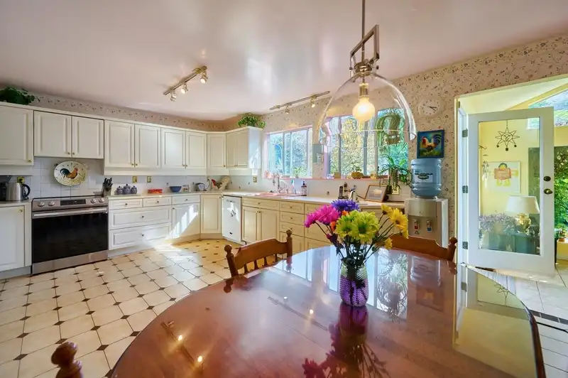 4228 CRAIGFLOWER DRIVE - photo 4 of 28
