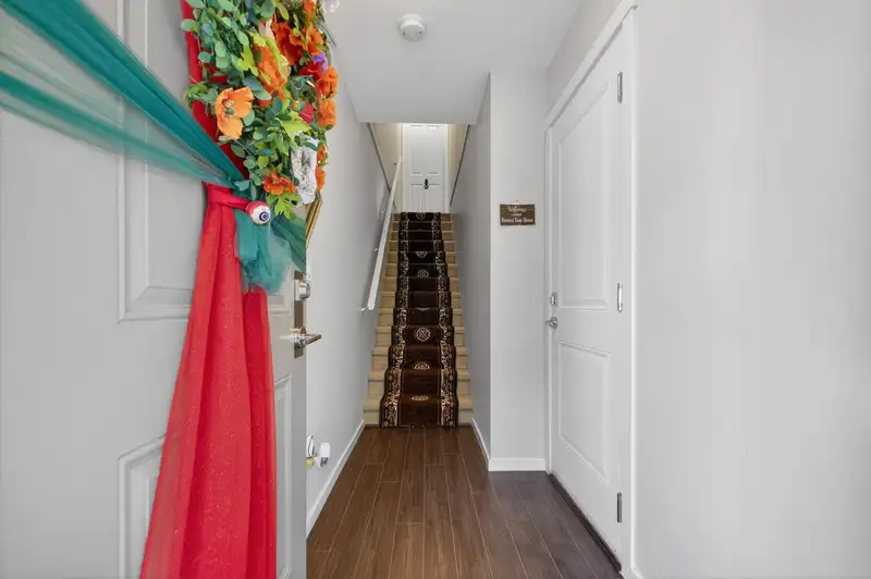 20 13886 62 AVENUE - photo 4 of 28