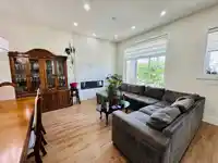 16781 20 AVENUE - thumbnail 3