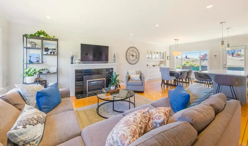 4850 HIGHLAWN DRIVE - photo 1 of 33