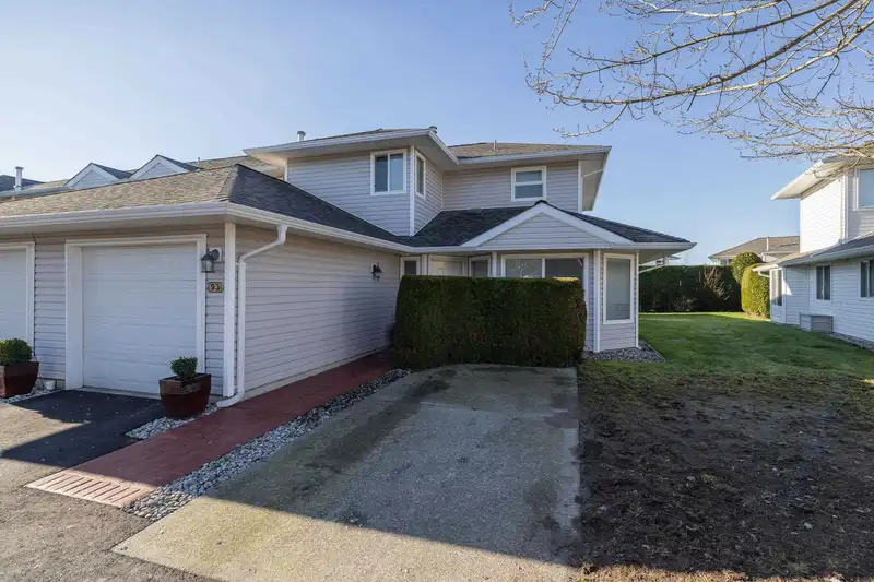 93 21928 48 AVENUE - photo 2 of 39