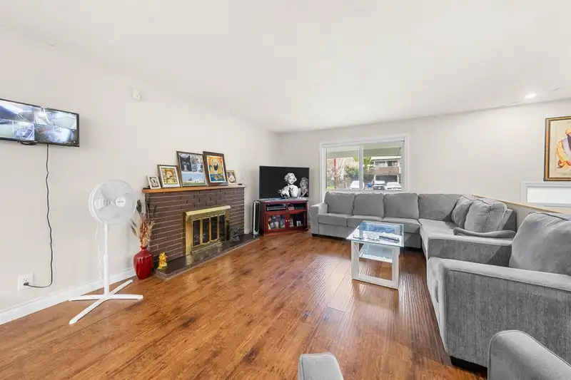 8689 110A STREET - photo 3 of 40