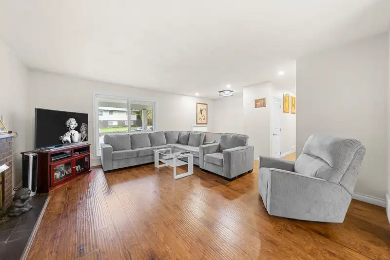 8689 110A STREET - photo 4 of 40