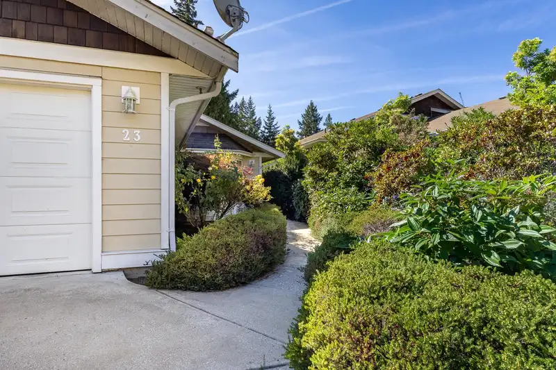 23 12710 LAGOON ROAD - photo 2 of 39