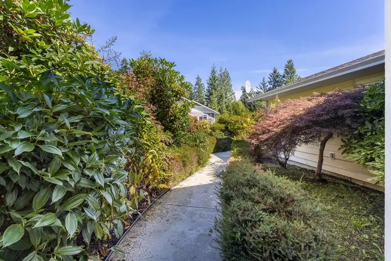23 12710 LAGOON ROAD - photo 3 of 39