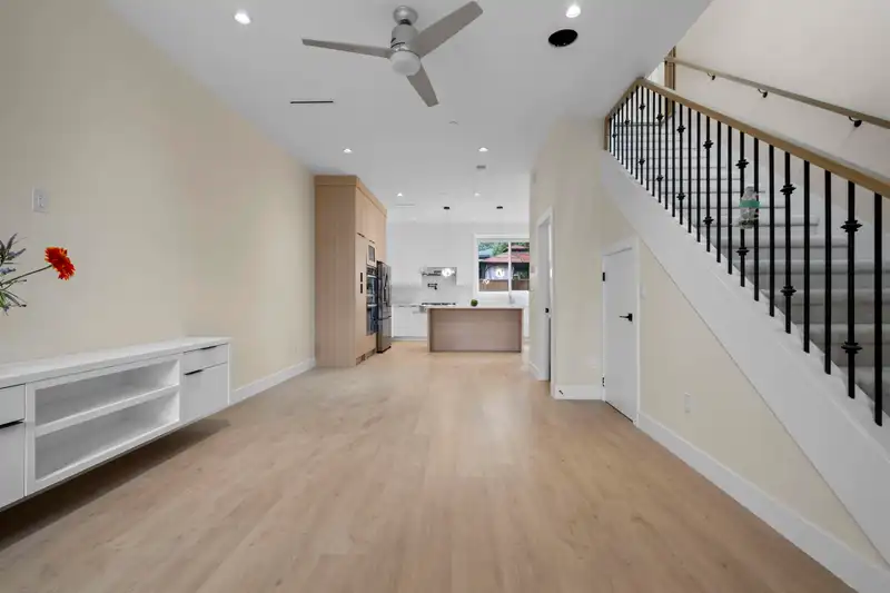 1 1433 BARBERRY DRIVE - photo 4 of 13