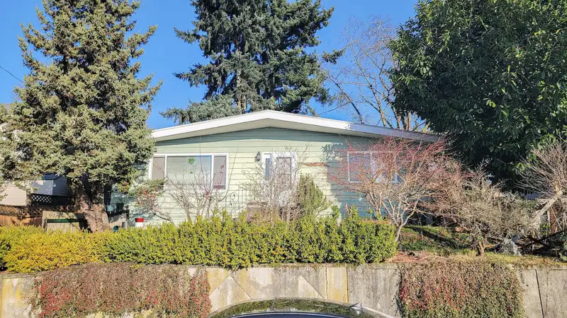 333 LOUELLEN STREET - photo 1 of 31