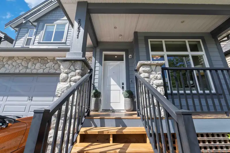20671 85 AVENUE - photo 3 of 40