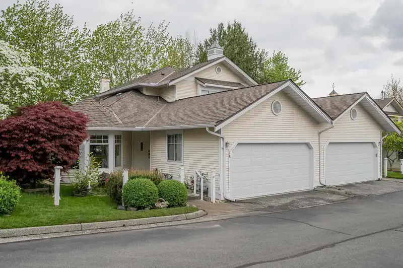 16 21138 88 AVENUE - photo 1 of 40