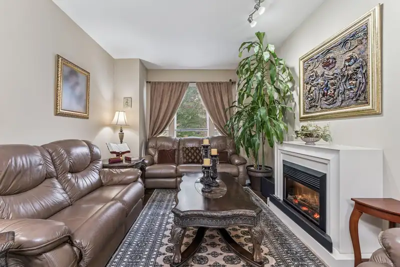 22337 SHARPE AVENUE - photo 3 of 40