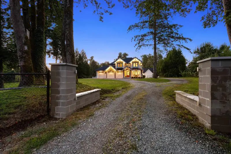 23407 24 AVENUE - photo 3 of 40