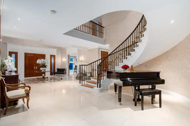 4778 DRUMMOND DRIVE - photo 4 of 40