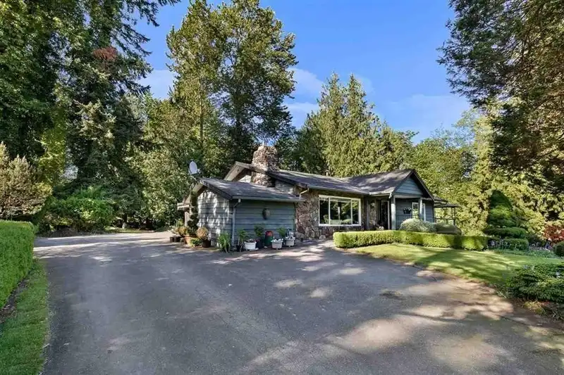 26275 24 AVENUE - photo 2 of 24