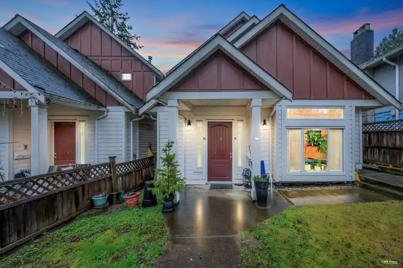 312 STRAND AVENUE - photo 1 of 37