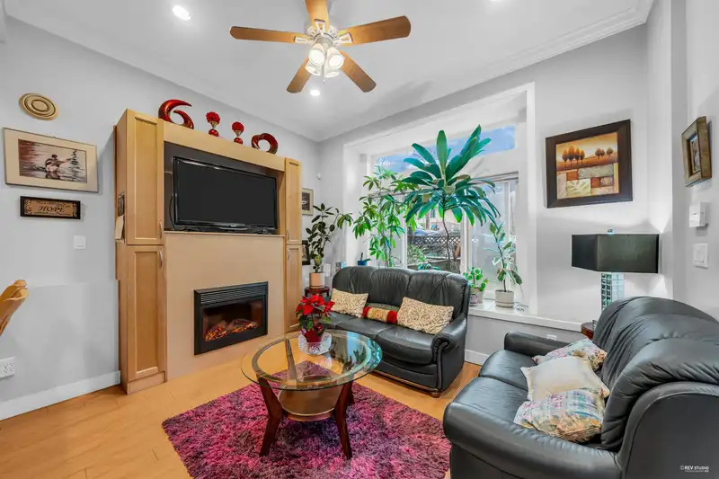 312 STRAND AVENUE - photo 3 of 37