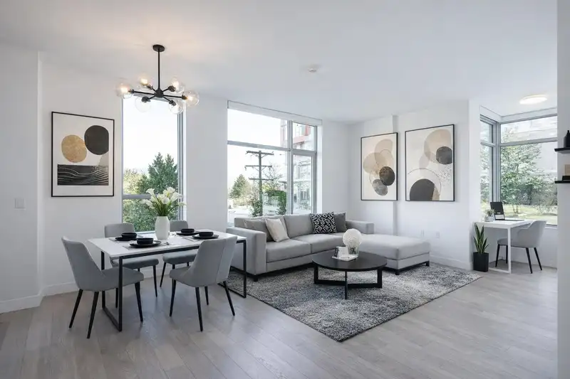 302 523 W KING EDWARD AVENUE - photo 1 of 36