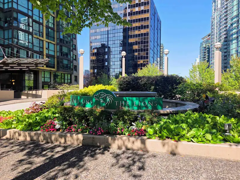 1109 1367 ALBERNI STREET - photo 2 of 15