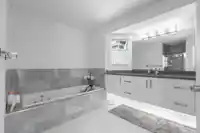 54 8120 GENERAL CURRIE ROAD - thumbnail 15
