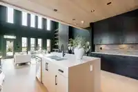 8194 201 STREET - thumbnail 4