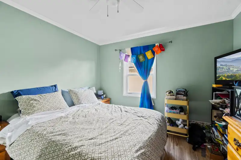 570 COLBY STREET - photo 4 of 18