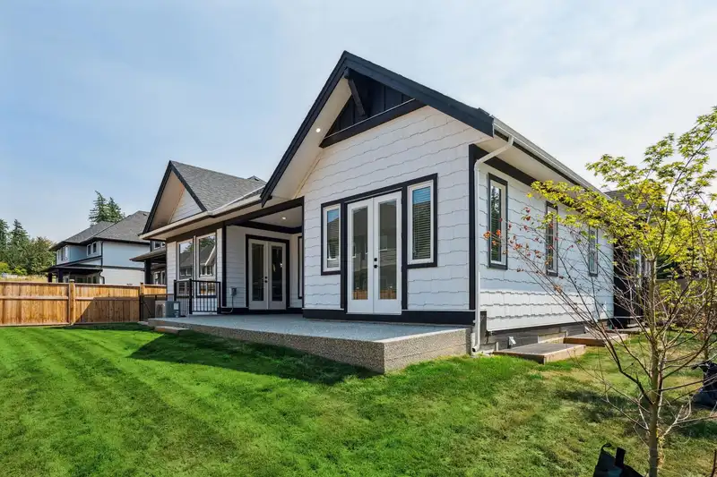 20813 33A AVENUE - photo 3 of 19