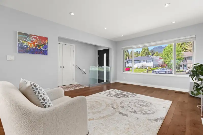 219 E 26TH STREET - photo 2 of 39