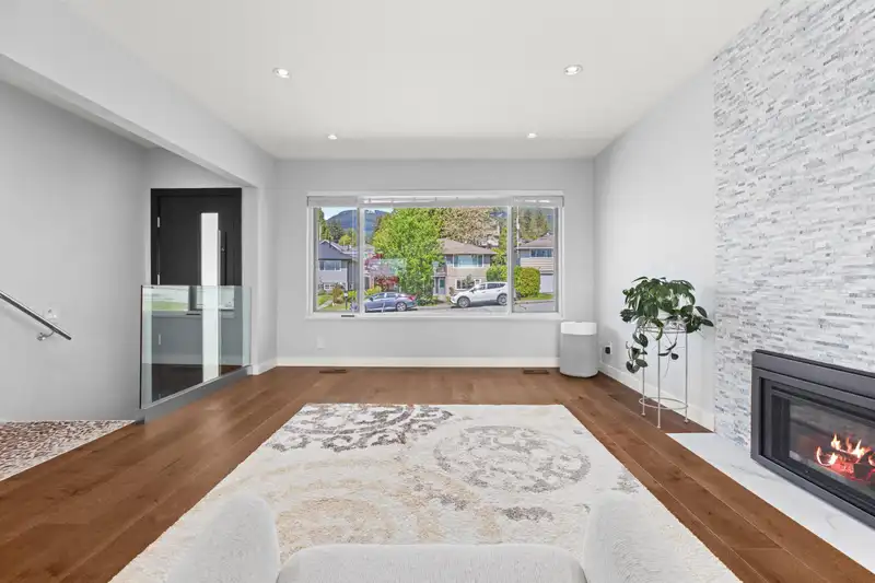 219 E 26TH STREET - photo 3 of 39