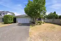 5088 207 STREET - thumbnail 1