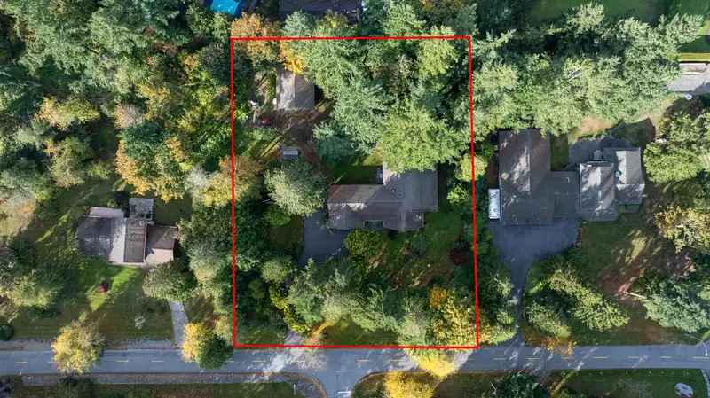 2143 180 STREET - photo 2 of 40