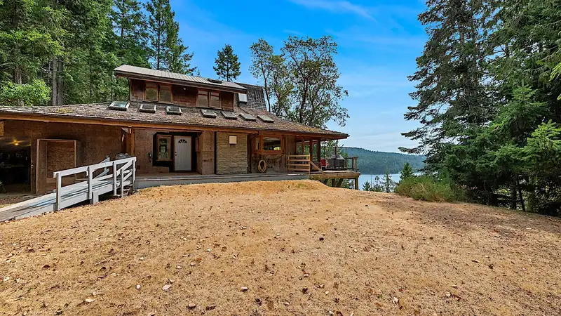 476 MARINE DRIVE - photo 2 of 40