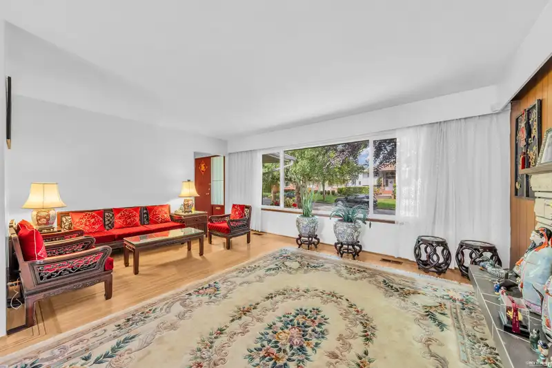 580 W 64TH AVENUE - photo 4 of 40