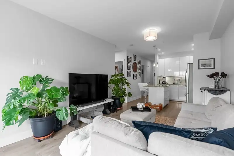 109 20175 53 AVENUE - photo 3 of 16