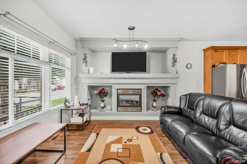 35 6195 168 STREET - photo 3 of 33