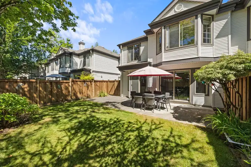 30 15840 84 AVENUE - photo 3 of 31