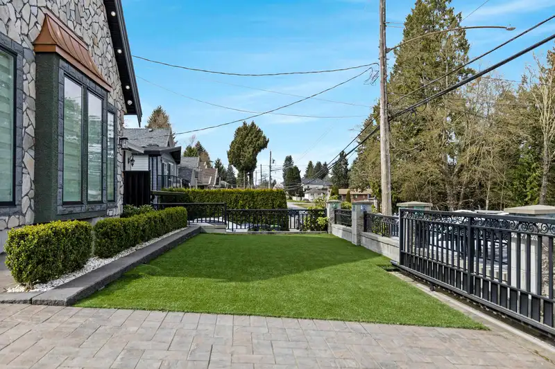 12768 97A AVENUE - photo 3 of 30