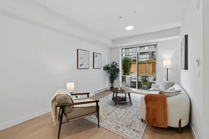 308 33820 SOUTH FRASER WAY - photo 1 of 15