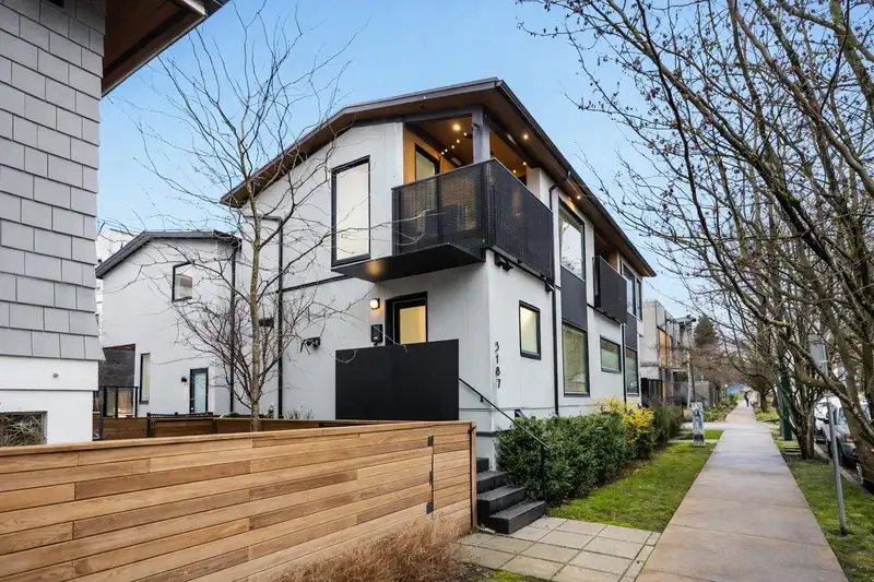 3187 PRINCE EDWARD STREET - photo 1 of 33