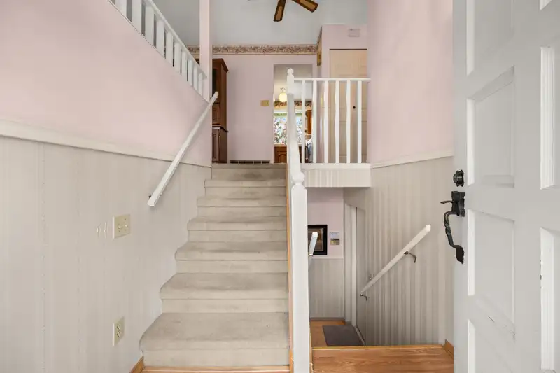 9507 204B STREET - photo 3 of 39