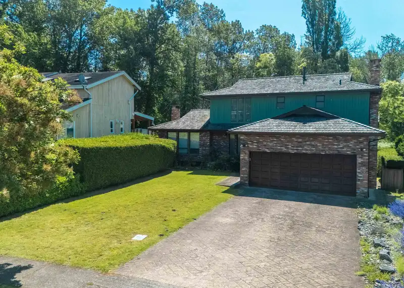 3178 E 63RD AVENUE - photo 2 of 33