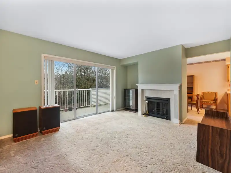 16 19797 64 AVENUE - photo 2 of 35