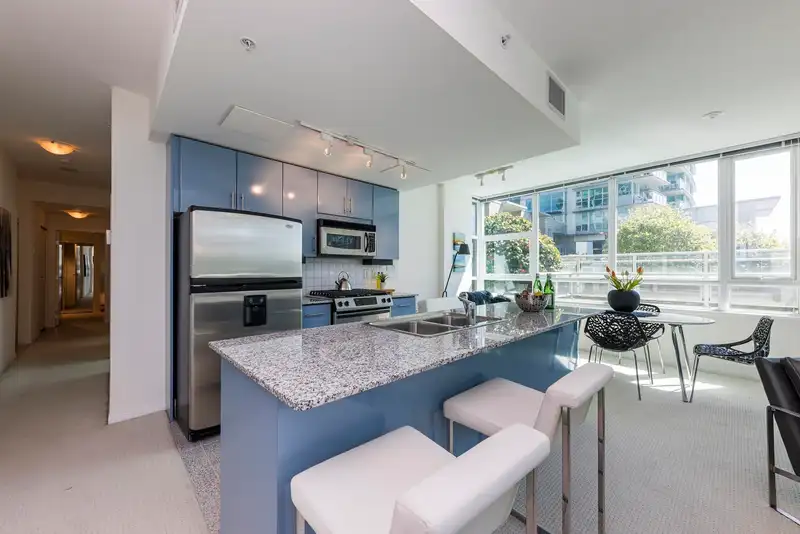 303 168 E ESPLANADE - photo 4 of 28