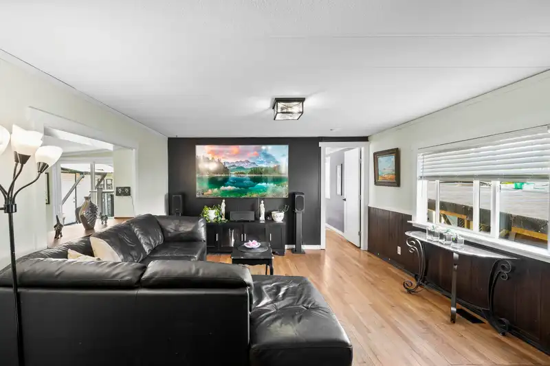 112 10221 WILSON STREET - photo 4 of 40