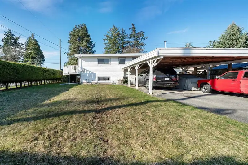 15004 96 AVENUE - photo 2 of 8